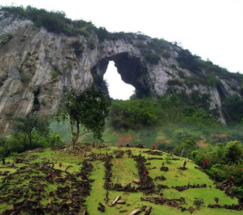Promo spesial Open Trip to Stone Garden & Goa Pawon 02 dengan Rp.195.000,  hanya di Ogahrugi